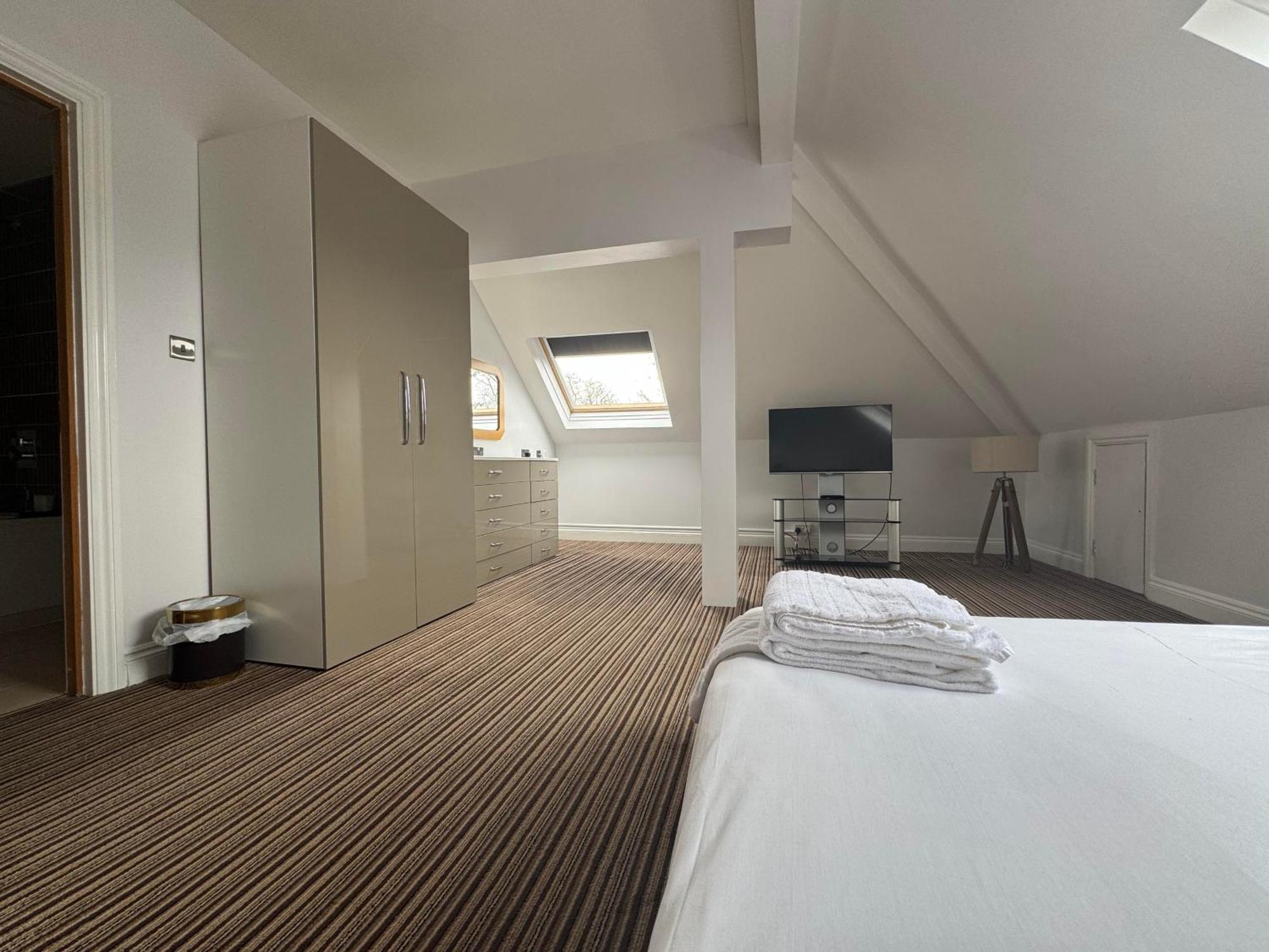 Parkside International Hotel Редінг Екстер'єр фото